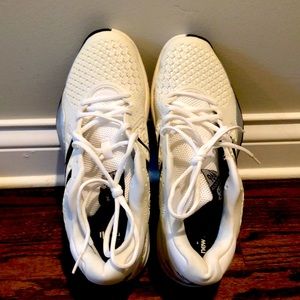 New Balance 996 Tennis Shoes